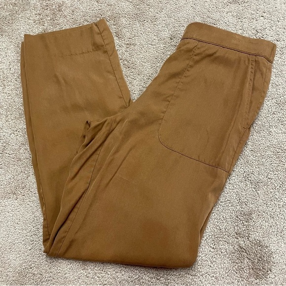 Banana Republic (2021) Lyocell Pull-on Straight-leg Pant - Picture 4 of 10